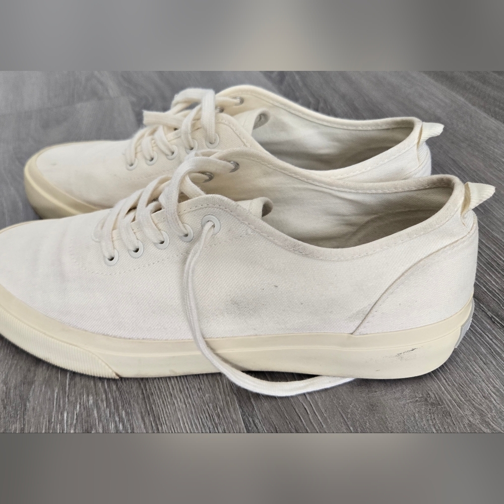 Everlane Canvas Low-Top Sneakers in Off-White - Picture 9 of 10